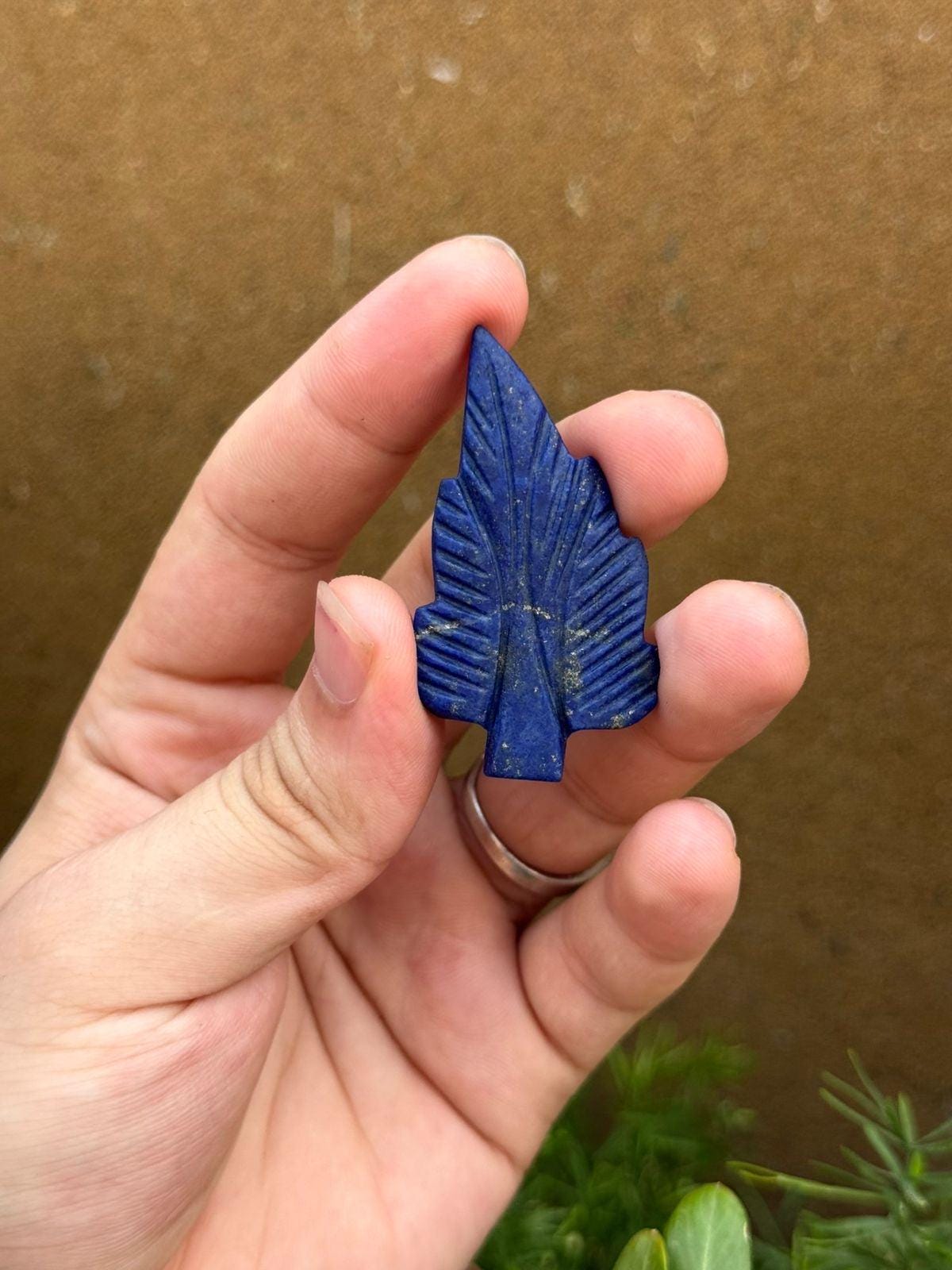 Natural Afghan Lapis Lazuli Leaf Carving Hand Carved Blue CrystalAfghanistan Gemstone