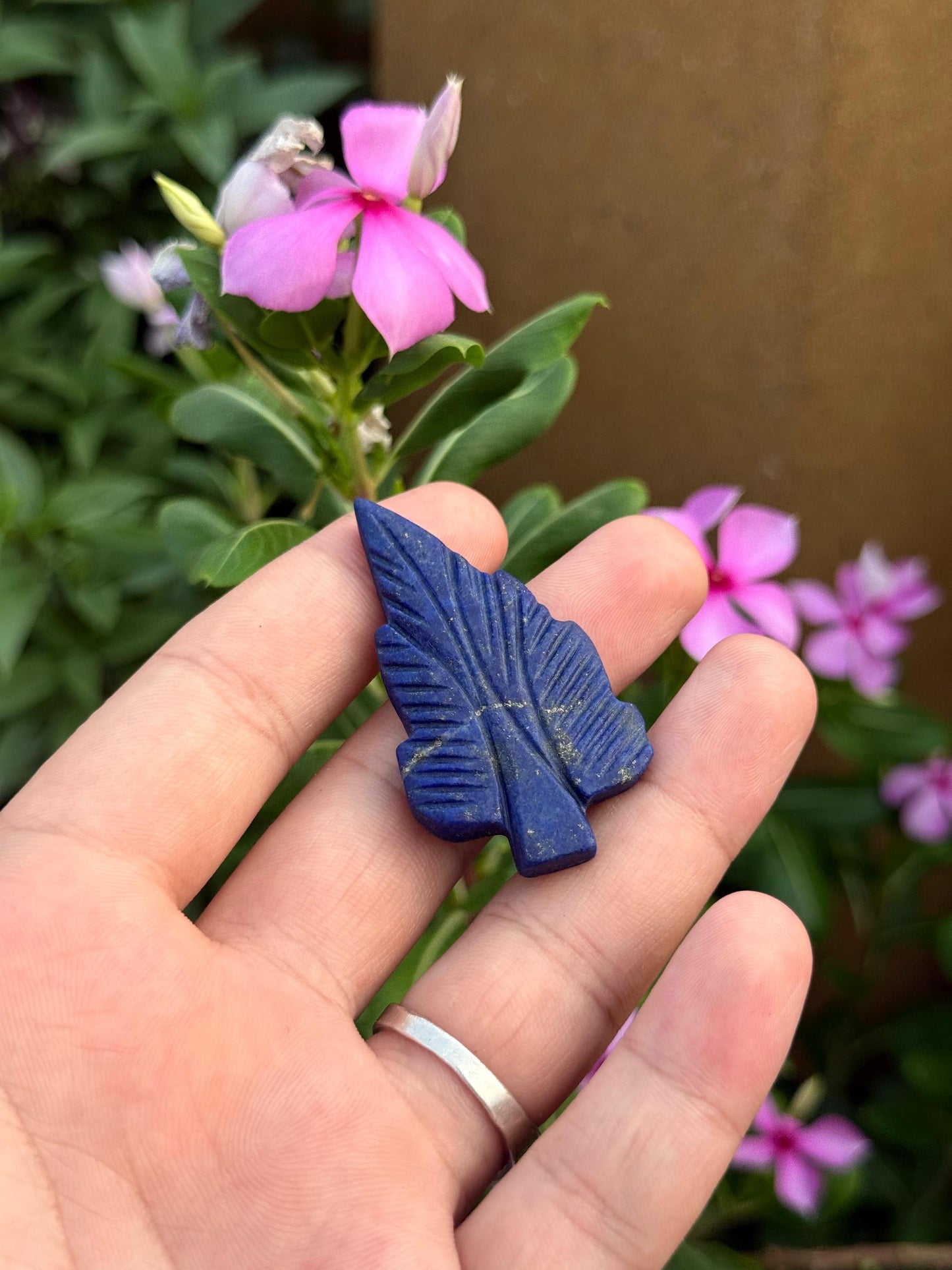 Natural Afghan Lapis Lazuli Leaf Carving Hand Carved Blue CrystalAfghanistan Gemstone